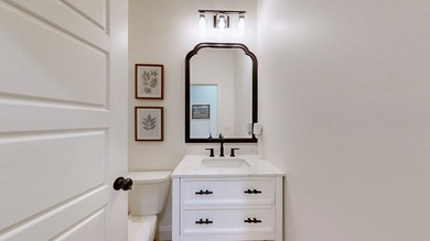 Beautiful Home located in an amazing neighborhood situated on a - photo 16