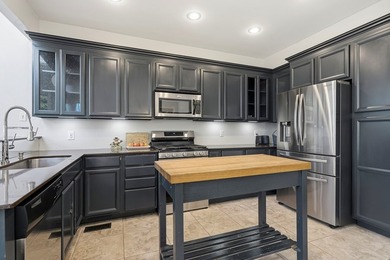 Stunning house on Lake Sinclair! This move in ready property has - photo 17