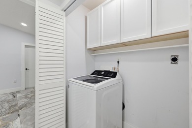 You'll love this beautifully updated corner unit, 2Bedroom - photo 22