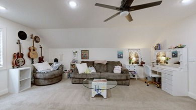 Beautiful Home located in an amazing neighborhood situated on a - photo 22