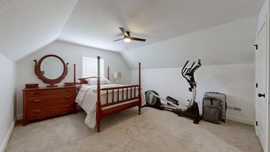 Beautiful Home located in an amazing neighborhood situated on a - photo 23