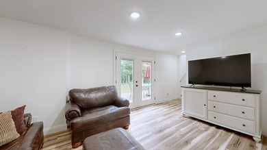Beautiful Home located in an amazing neighborhood situated on a - photo 24