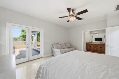Stunning house on Lake Sinclair! This move in ready property has - photo 25