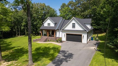 Beautiful Home located in an amazing neighborhood situated on a - photo 30