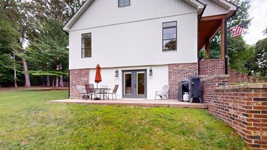 Beautiful Home located in an amazing neighborhood situated on a - photo 31