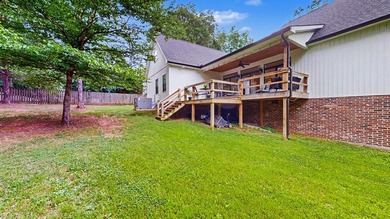 Beautiful Home located in an amazing neighborhood situated on a - photo 32