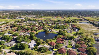 You'll love this beautifully updated corner unit, 2Bedroom - photo 33