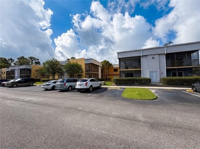 Virtually Staged. Excellent investment opportunity or primary - photo 4