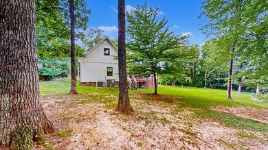 Beautiful Home located in an amazing neighborhood situated on a - photo 34