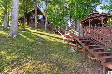 Enjoy lake life at its finest with this beautiful 4-bedroom - photo 35