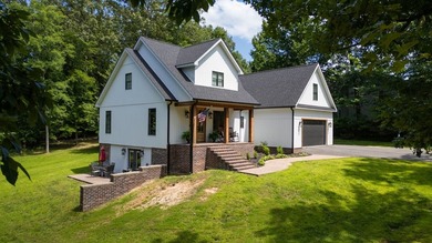 Beautiful Home located in an amazing neighborhood situated on a - photo 37