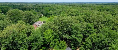Beautiful Home located in an amazing neighborhood situated on a - photo 40