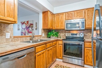 Discover the charm of this refreshed 2-bedroom, 2.5-bathroom - photo 12