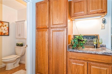Discover the charm of this refreshed 2-bedroom, 2.5-bathroom - photo 16
