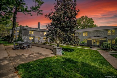 Beautifully renovated 1-bedroom lower-level unit in the - photo 20