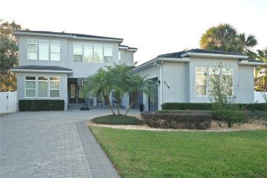 Lake Home Sale Pending in Windermere, Florida