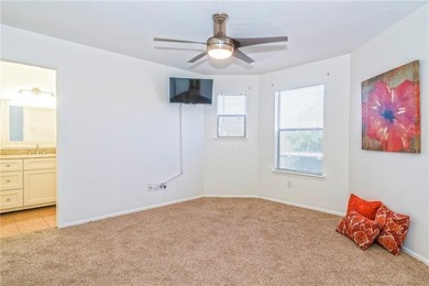 Discover the charm of this refreshed 2-bedroom, 2.5-bathroom - photo 23