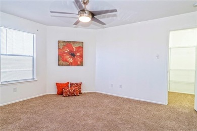 Discover the charm of this refreshed 2-bedroom, 2.5-bathroom - photo 24