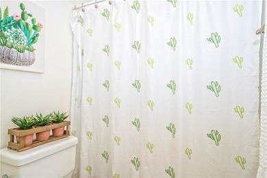 Discover the charm of this refreshed 2-bedroom, 2.5-bathroom - photo 26