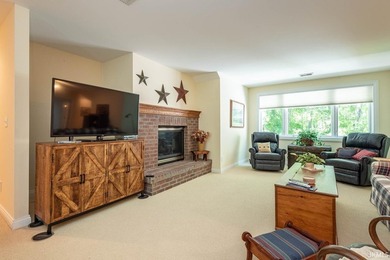 Enjoy this private lane that invites you to this beautiful 24 - photo 32