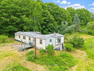 4.38 Acre home in the middle of greenspace and horse pastures - photo 3