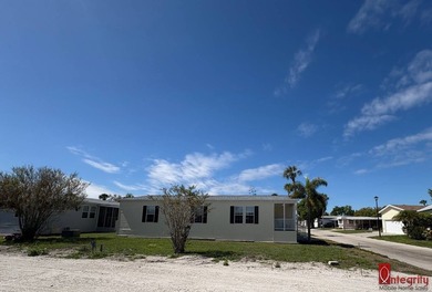 Beautiful 3-bedroom, 2-bathroom home located in Colony Cove, a - photo 10