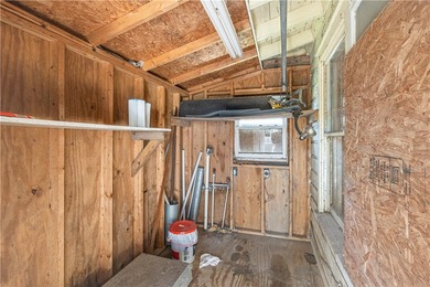 This two-bedroom, one-bath property presents a solid opportunity - photo 11