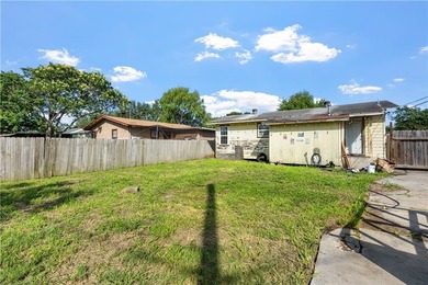 This two-bedroom, one-bath property presents a solid opportunity - photo 15