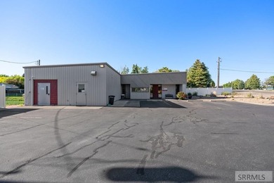 Sellers are moving up and into a bigger space! They established - photo 15