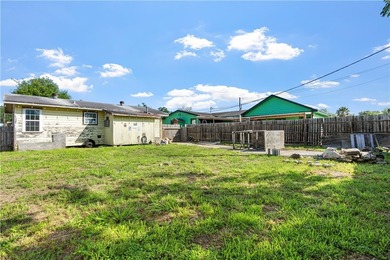 This two-bedroom, one-bath property presents a solid opportunity - photo 16