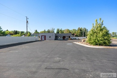 Sellers are moving up and into a bigger space! They established - photo 17