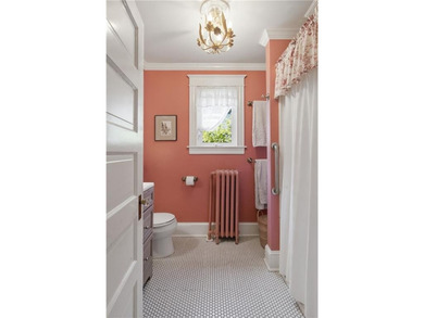 The 6 Brooks Avenue property is ideally located on Aquidneck - photo 21