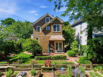 The 6 Brooks Avenue property is ideally located on Aquidneck - photo 33