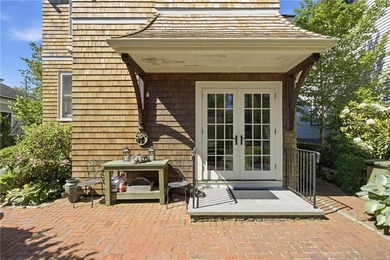 The 6 Brooks Avenue property is ideally located on Aquidneck - photo 34