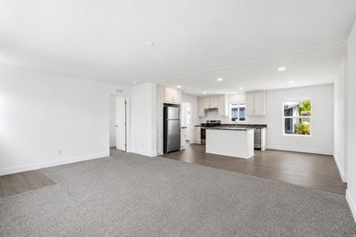 Move-in ready and waiting for its new owner! This beautifully - photo 4