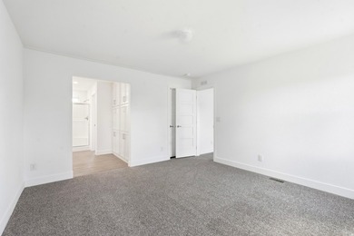 Move-in ready and waiting for its new owner! This beautifully - photo 10
