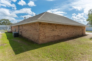 Versatile commercial building offering two professional suites - photo 48