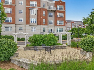 Enjoy lakefront living in the sought-after Park Shore - photo 4