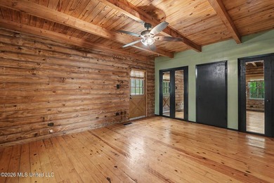 Log-style home on 3.1 country acres in Woolmarket. 3 bed, 2.5 - photo 12