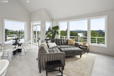 Stunning views, high ceilings and abundant natural light take - photo 13
