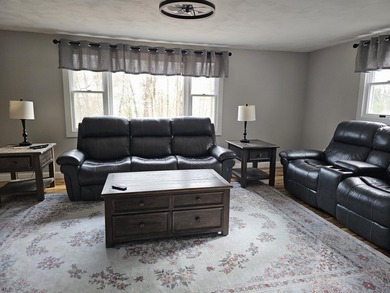 Amazing 4 bedroom , completely furnished! Lots of privacy and - photo 14