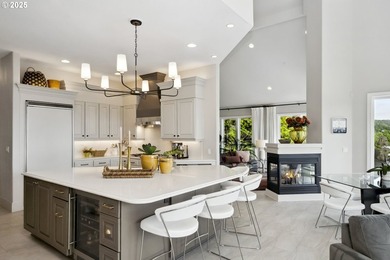 Stunning views, high ceilings and abundant natural light take - photo 14