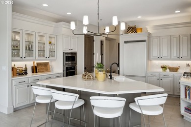 Stunning views, high ceilings and abundant natural light take - photo 16