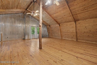 Log-style home on 3.1 country acres in Woolmarket. 3 bed, 2.5 - photo 17