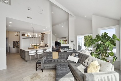 Stunning views, high ceilings and abundant natural light take - photo 18
