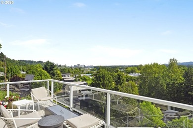 Stunning views, high ceilings and abundant natural light take - photo 20