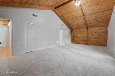 Log-style home on 3.1 country acres in Woolmarket. 3 bed, 2.5 - photo 21