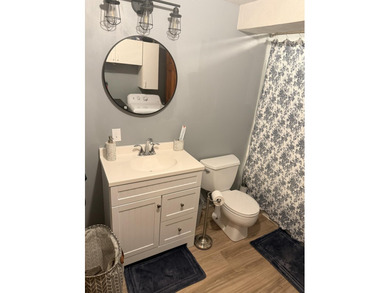 Amazing 4 bedroom , completely furnished! Lots of privacy and - photo 25