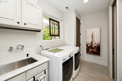 Stunning views, high ceilings and abundant natural light take - photo 27