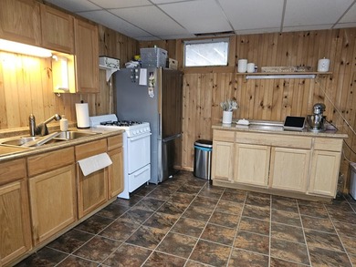 Amazing 4 bedroom , completely furnished! Lots of privacy and - photo 29